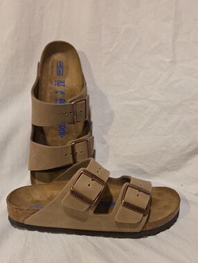 Birkenstock Arizona Sandals in Tabacco Brown. EU 38, US Women 6 US Men 4